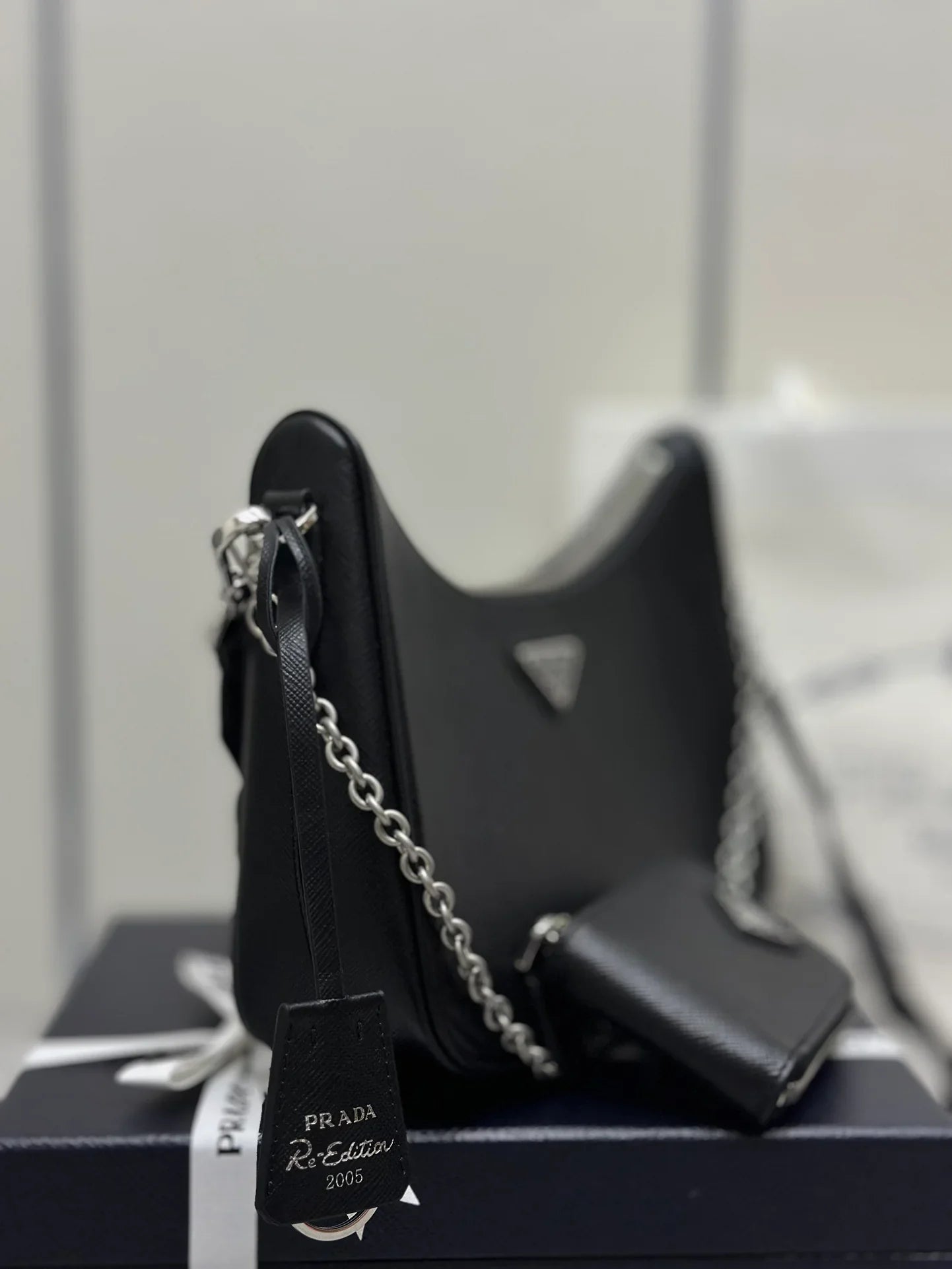 Prada Re-Edition 2005 Saffiano leather bag