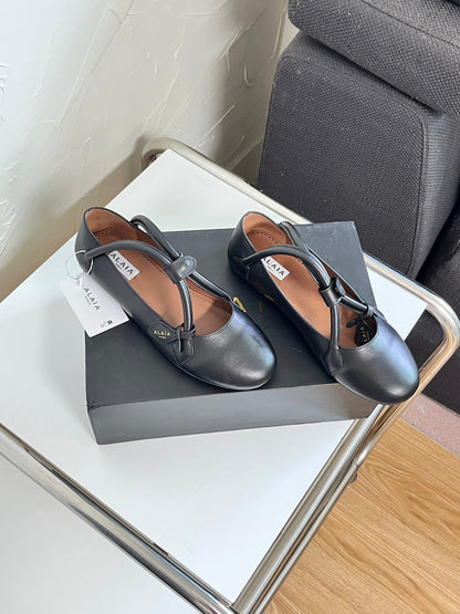 ALAÏA Ballet Flats with Cross-Strap