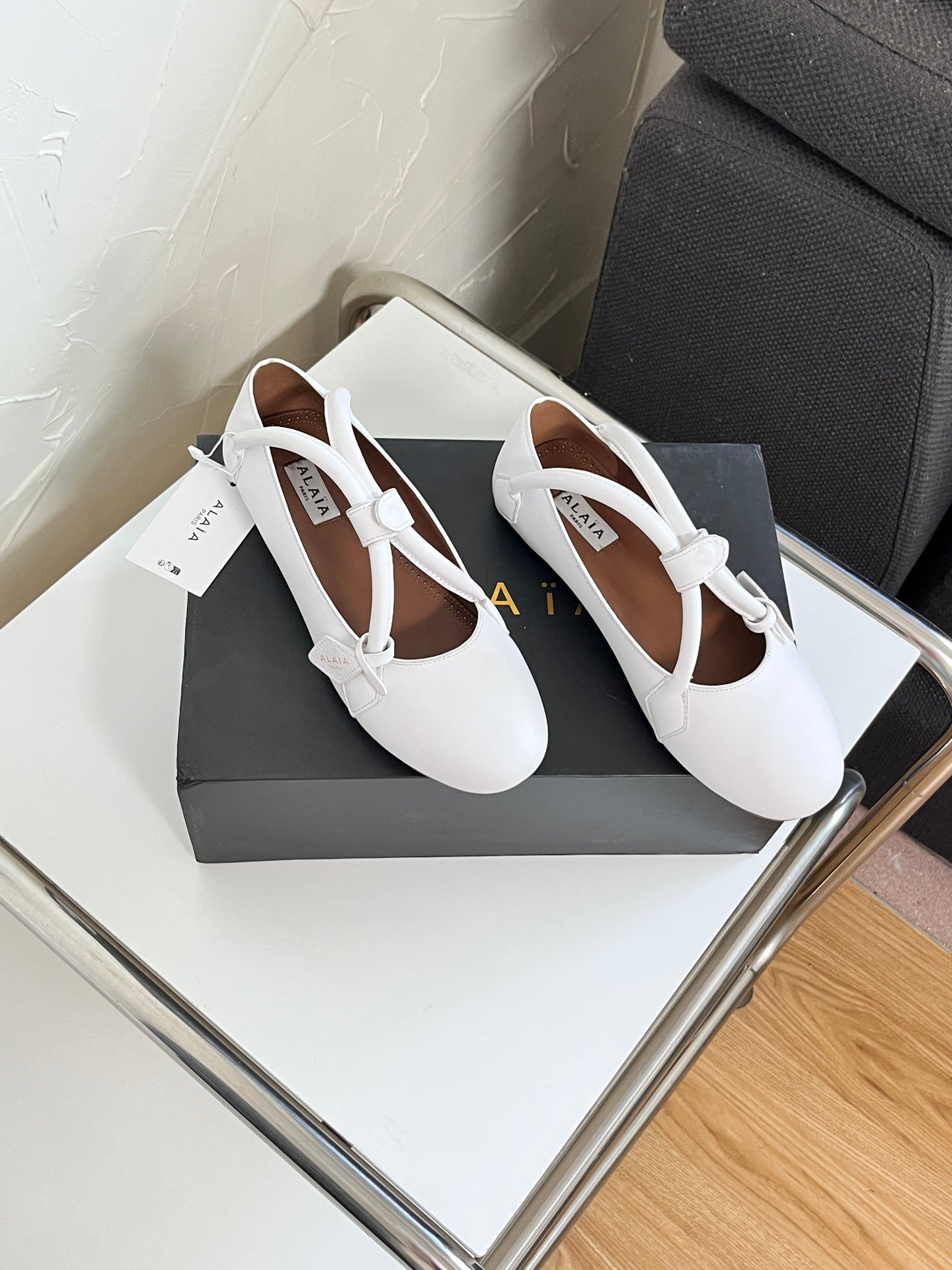 ALAÏA Ballet Flats with Cross-Strap