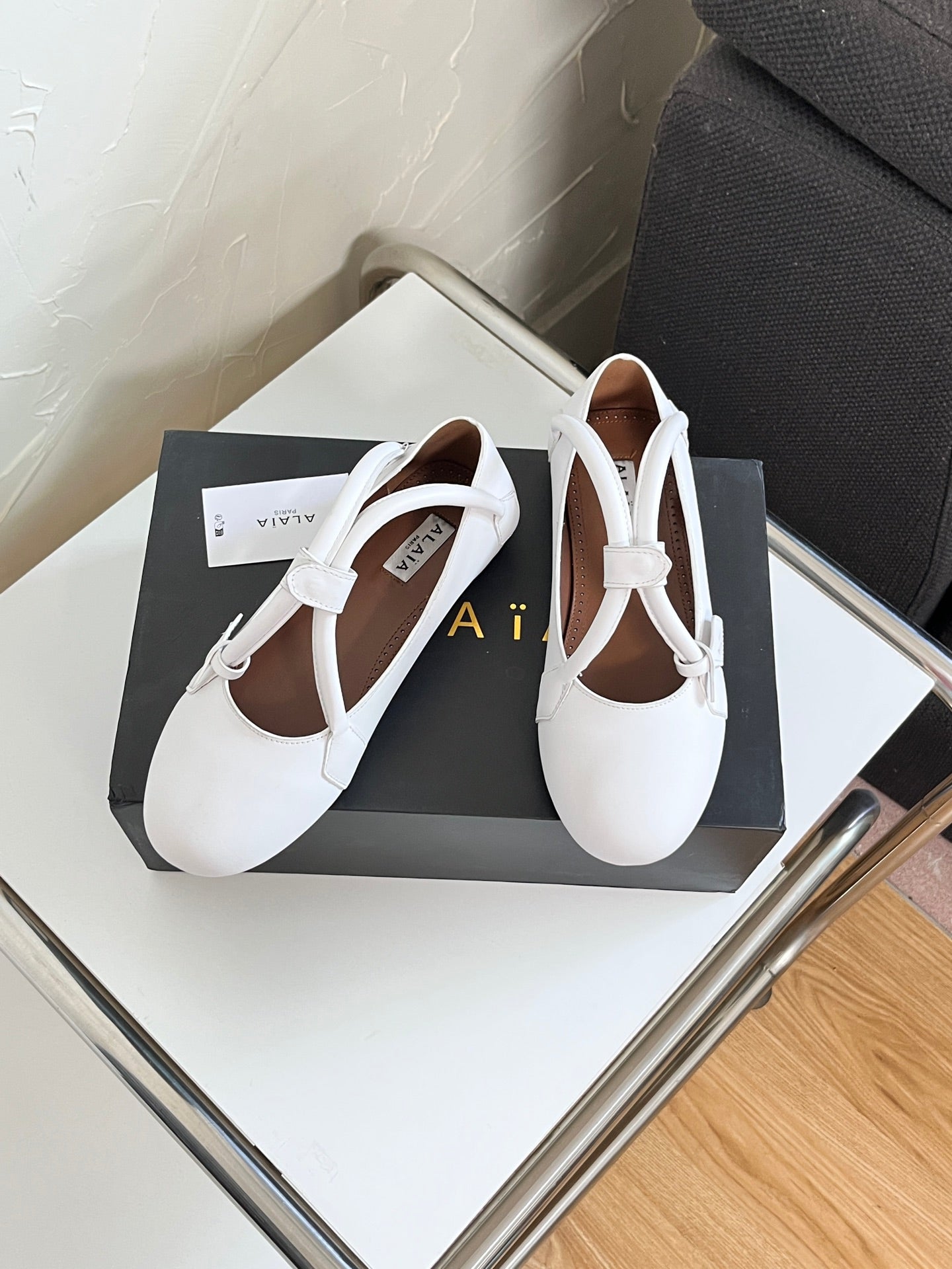 ALAÏA Ballet Flats with Cross-Strap