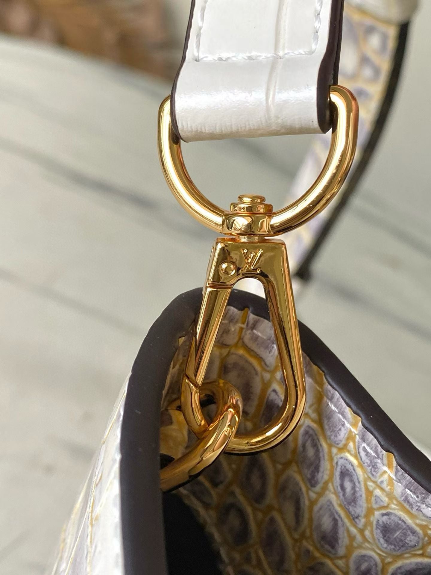 LOUIS VUITTON Capucines BB – Exotic Leather (Croc-Embossed Finish)