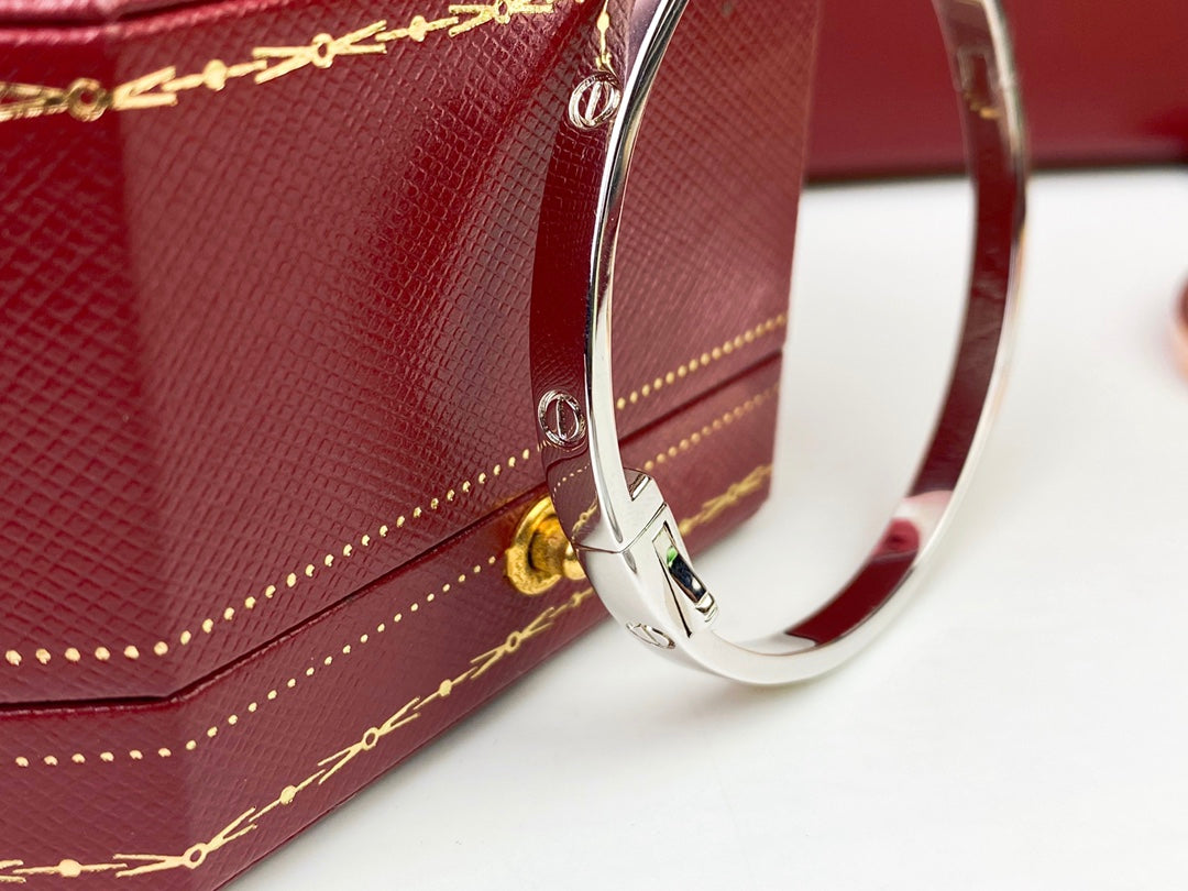 Cartier Love Bracelet, Classic Model