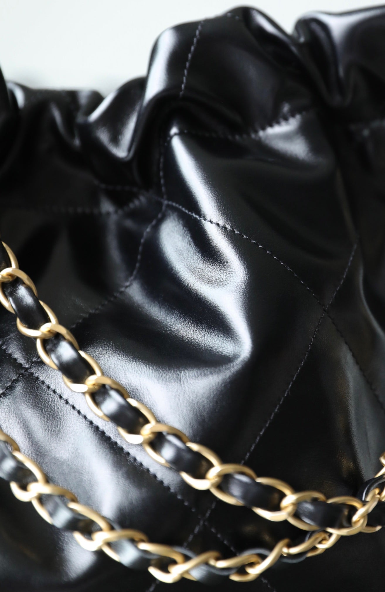 Chanel 22 Handbag Black