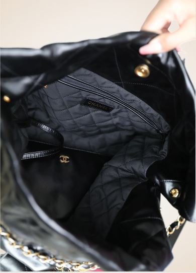 Chanel 22 Handbag Black