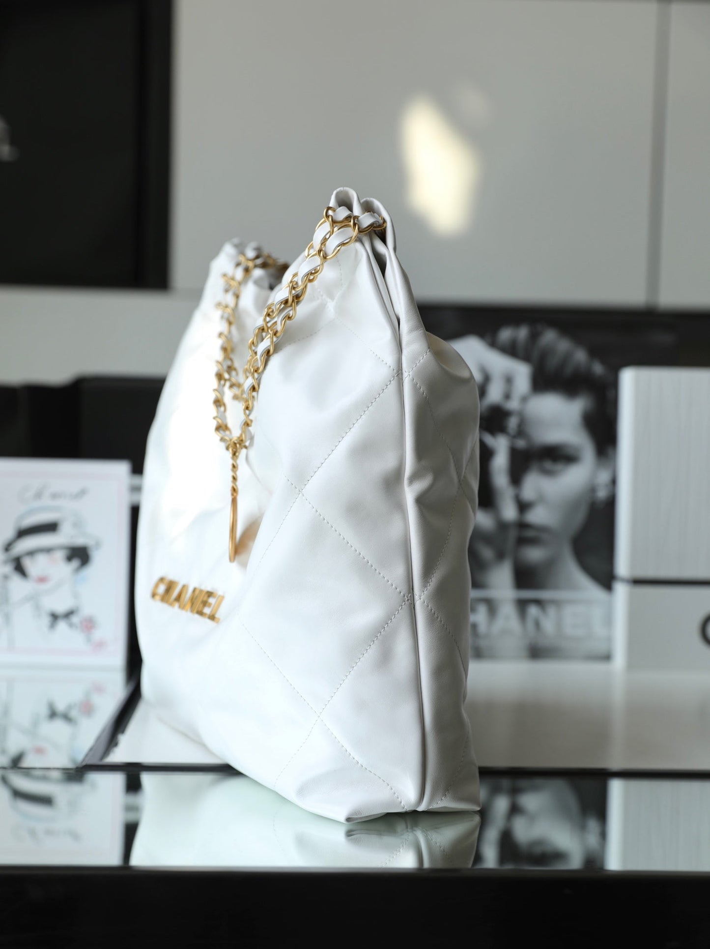Chanel 22 Handbag White