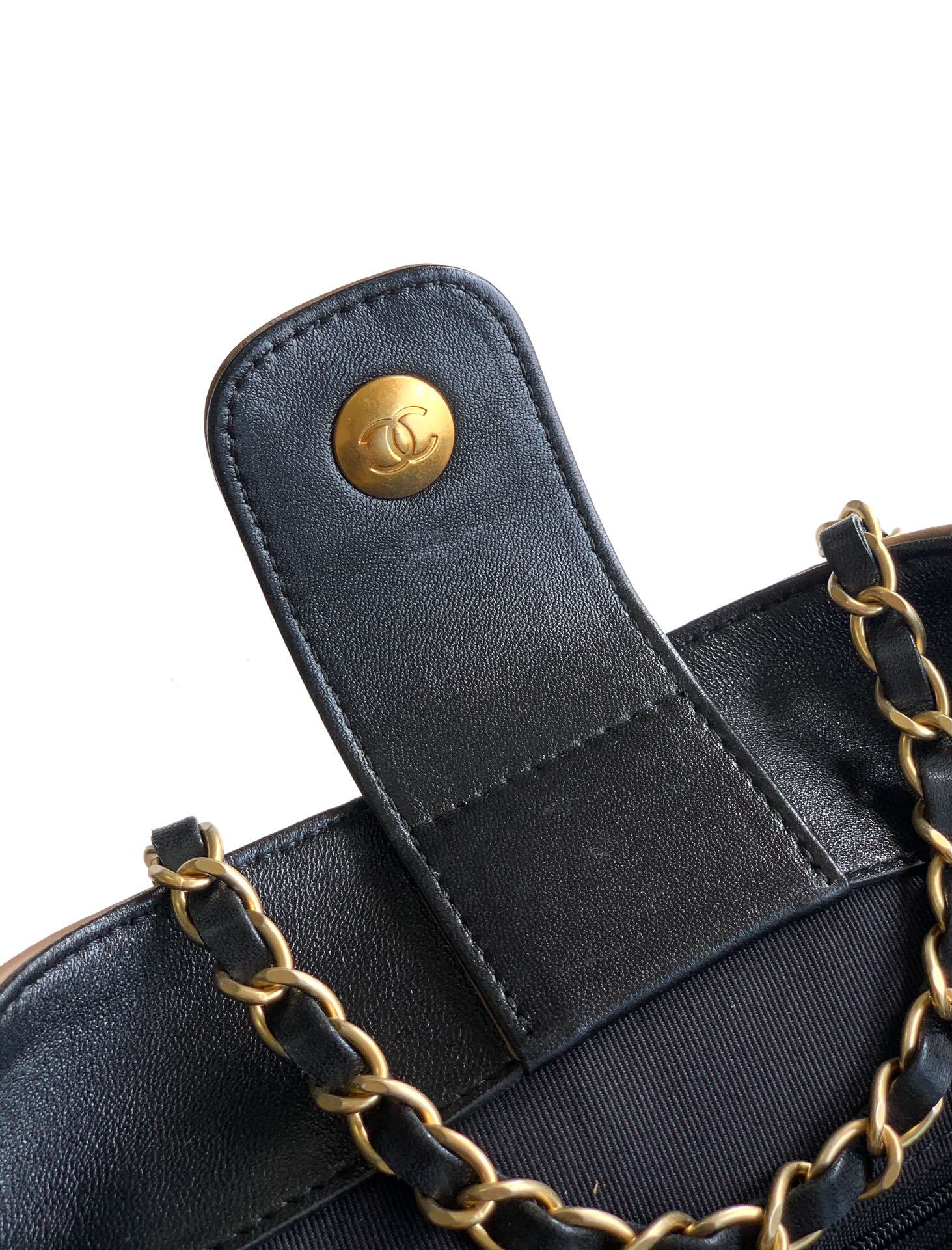 Chanel 25A Suede Shopping Bag