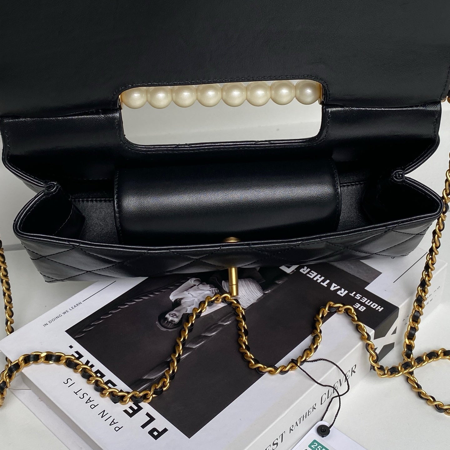 Chanel 25P Pearl Handle Shoulder Bag - Black