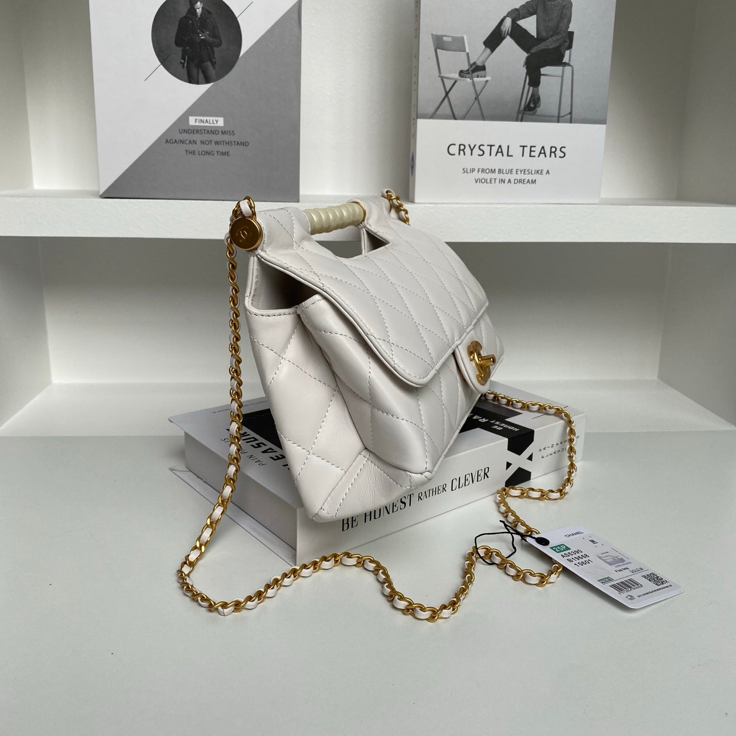 Chanel 25P Pearl Handle Shoulder Bag – White