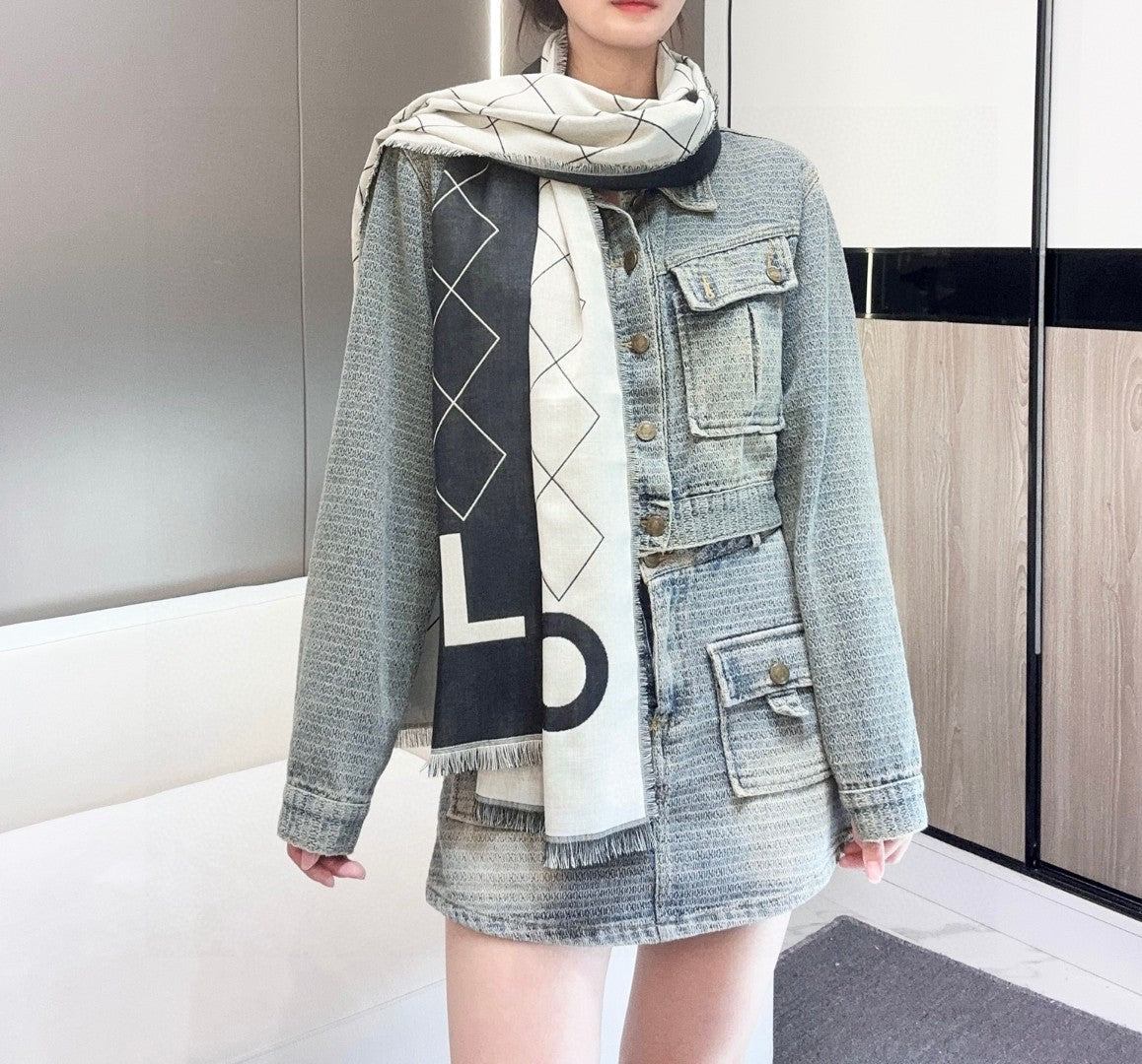 Chanel Quilted-Pattern Wool & Cashmere Scarf