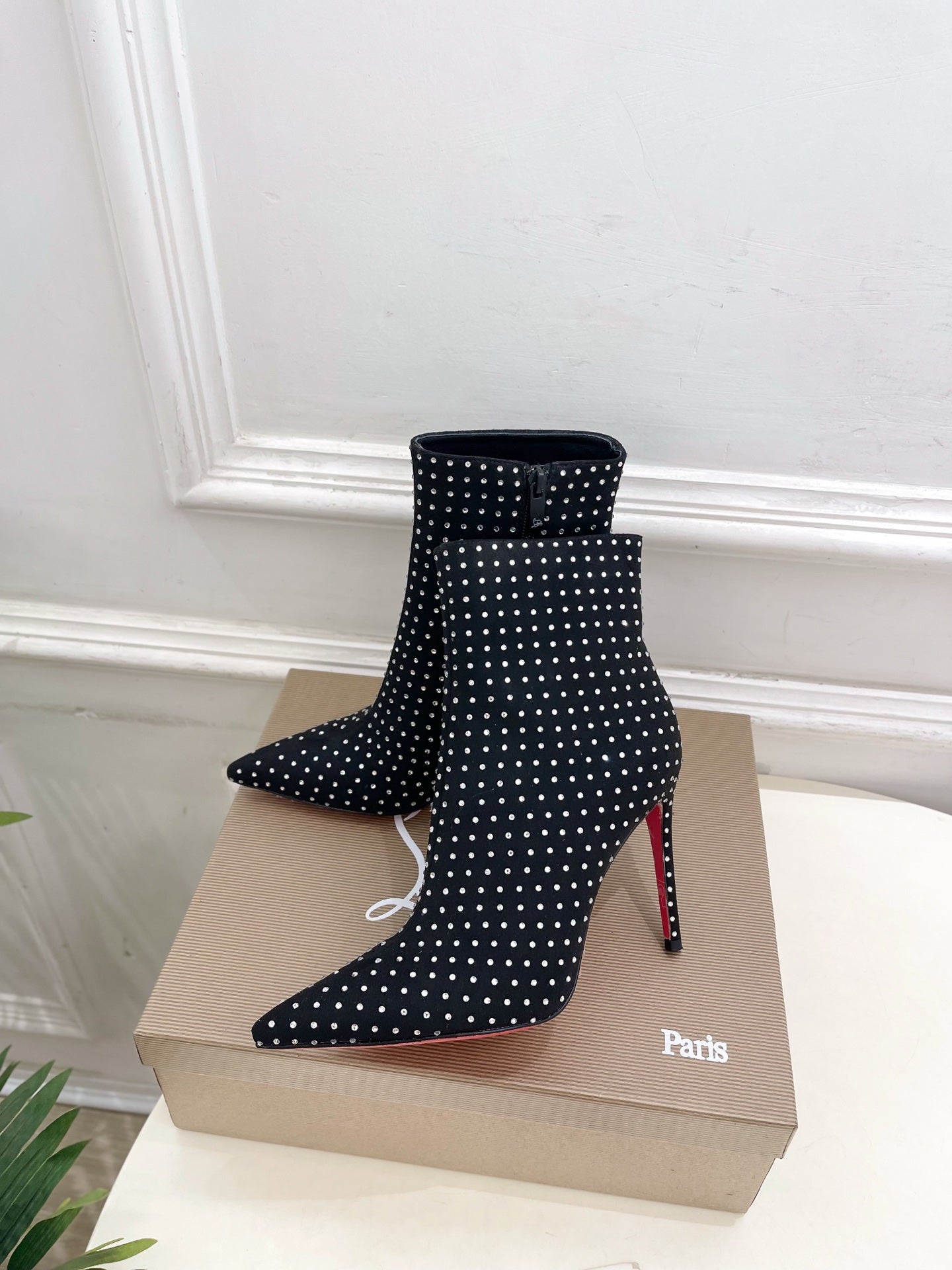 Christian Louboutin So Kate Plume Booty