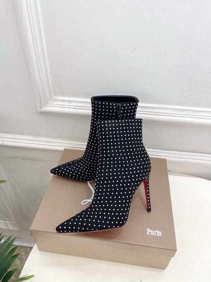 Christian Louboutin So Kate Plume Booty