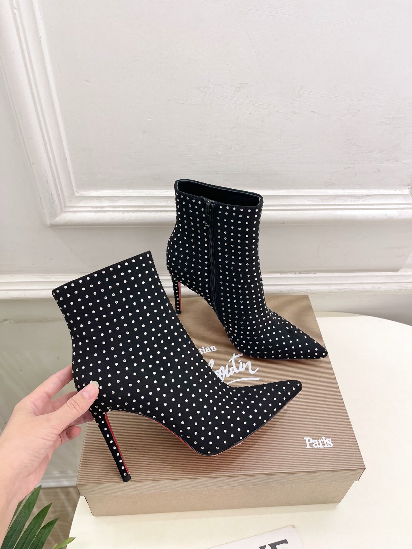 Christian Louboutin So Kate Plume Booty