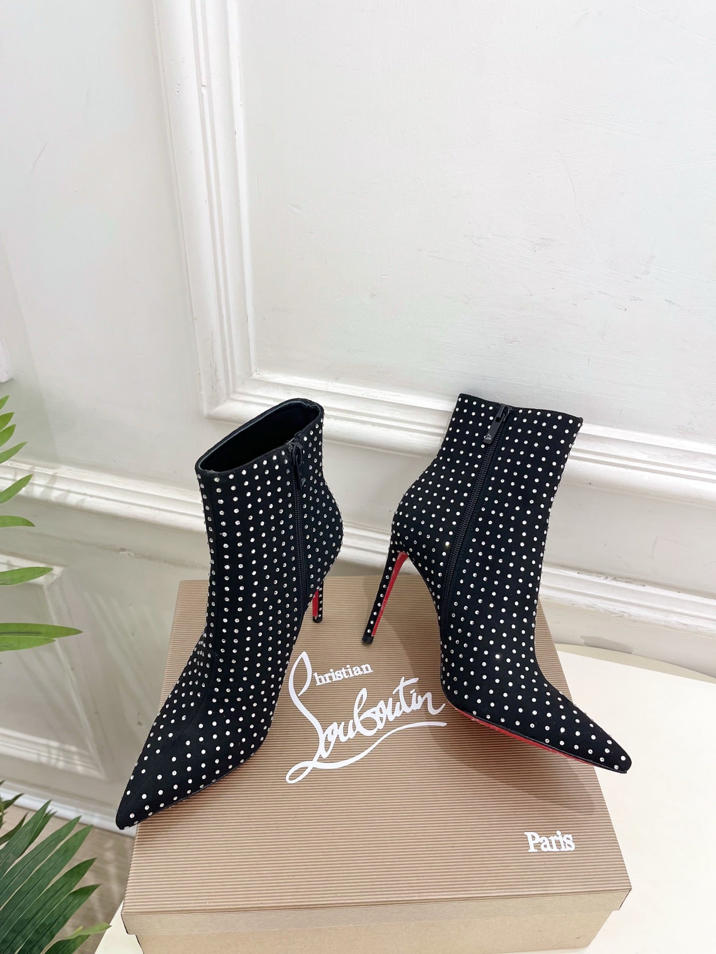 Christian Louboutin So Kate Plume Booty