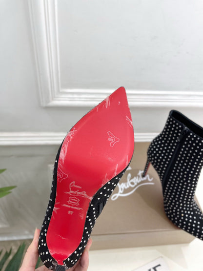 Christian Louboutin So Kate Plume Booty