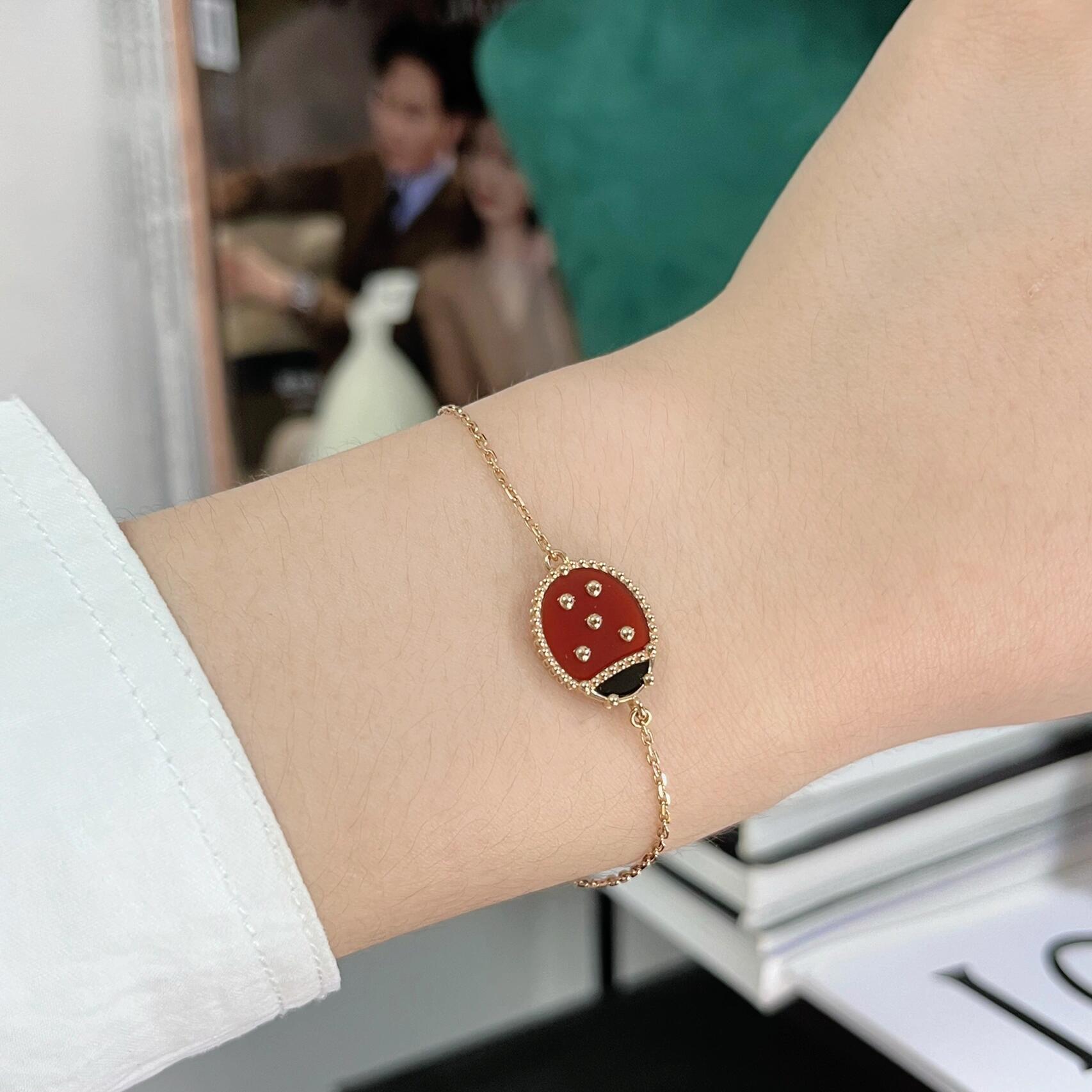 VCA Lucky Spring Bracelet, Closed Wings Ladybug