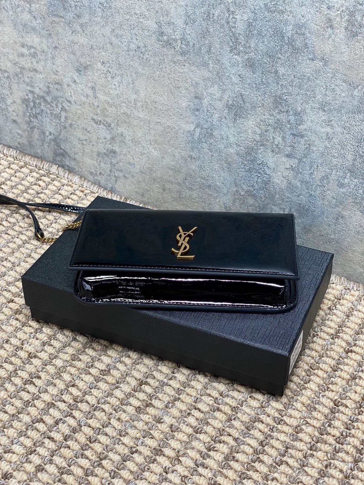 YSL Kate Wallet on Chain