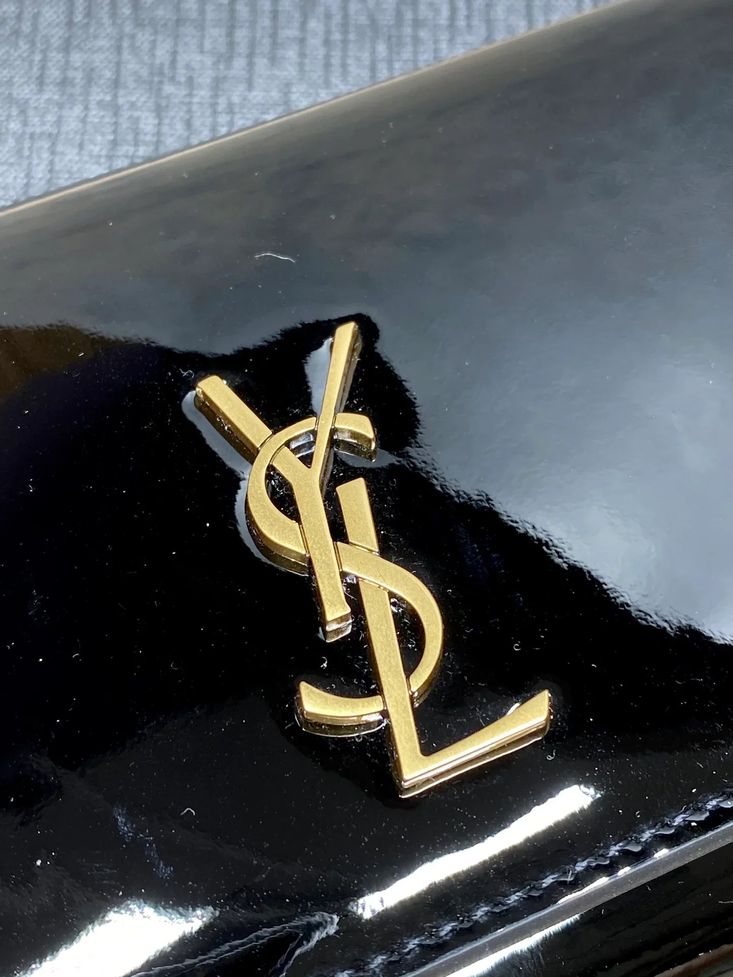 YSL Kate Wallet on Chain