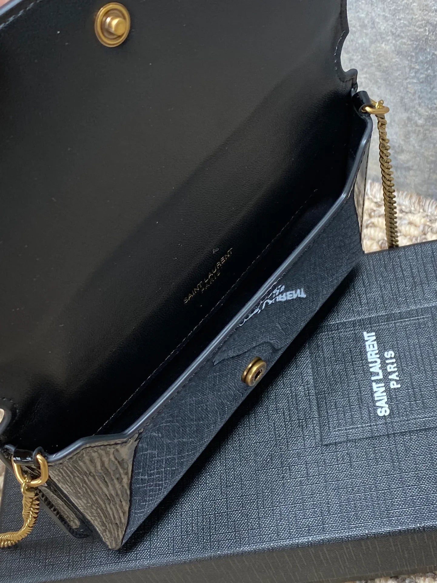YSL Kate Wallet on Chain