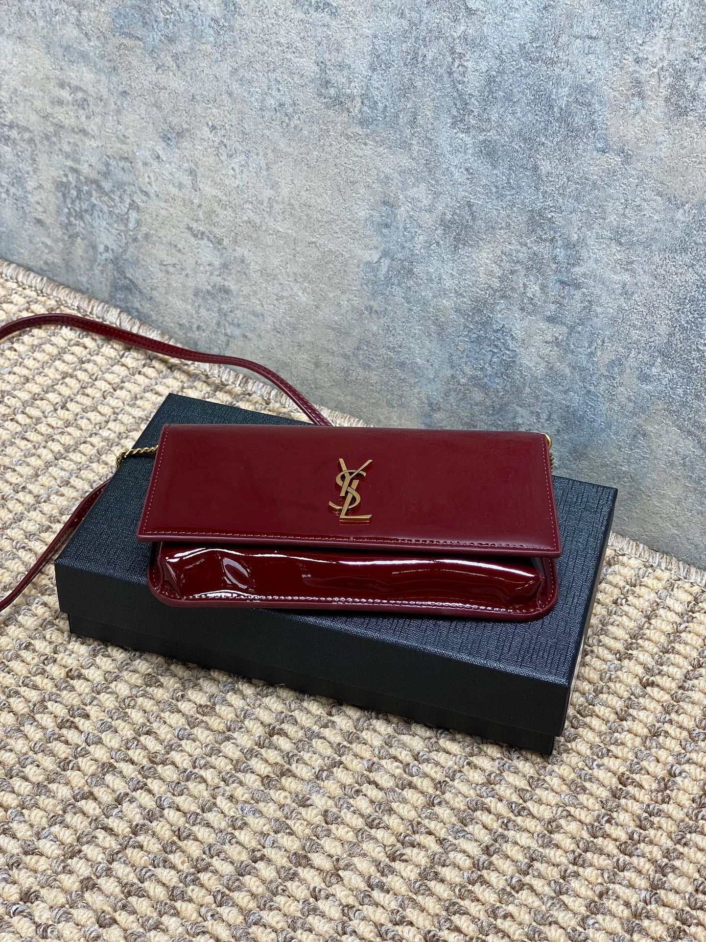 YSL Kate Wallet on Chain