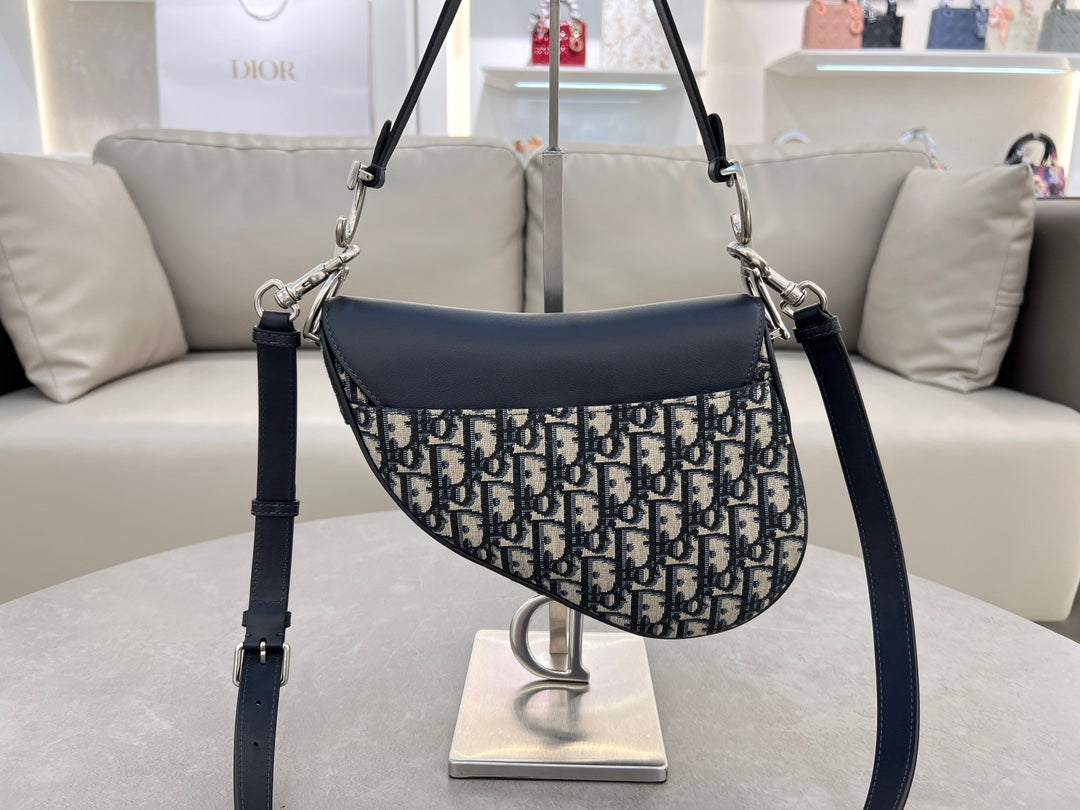 Dior Saddle Bag in Dior Oblique Jacquard