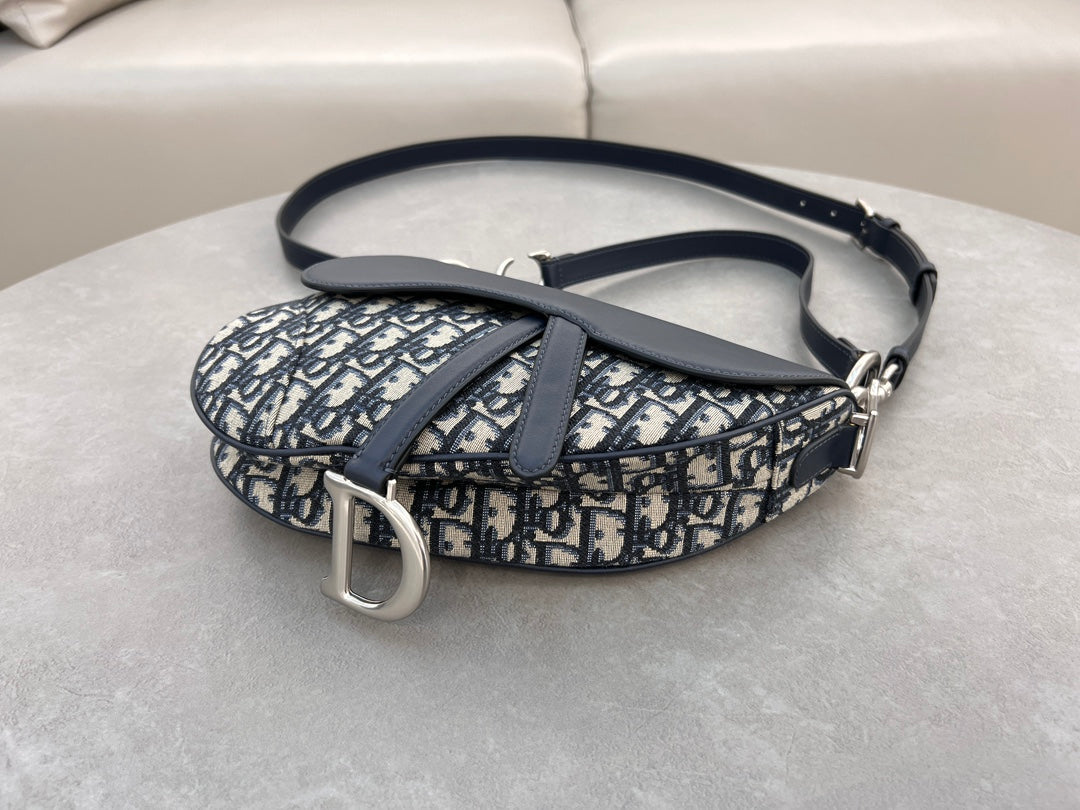 Dior Saddle Bag in Dior Oblique Jacquard
