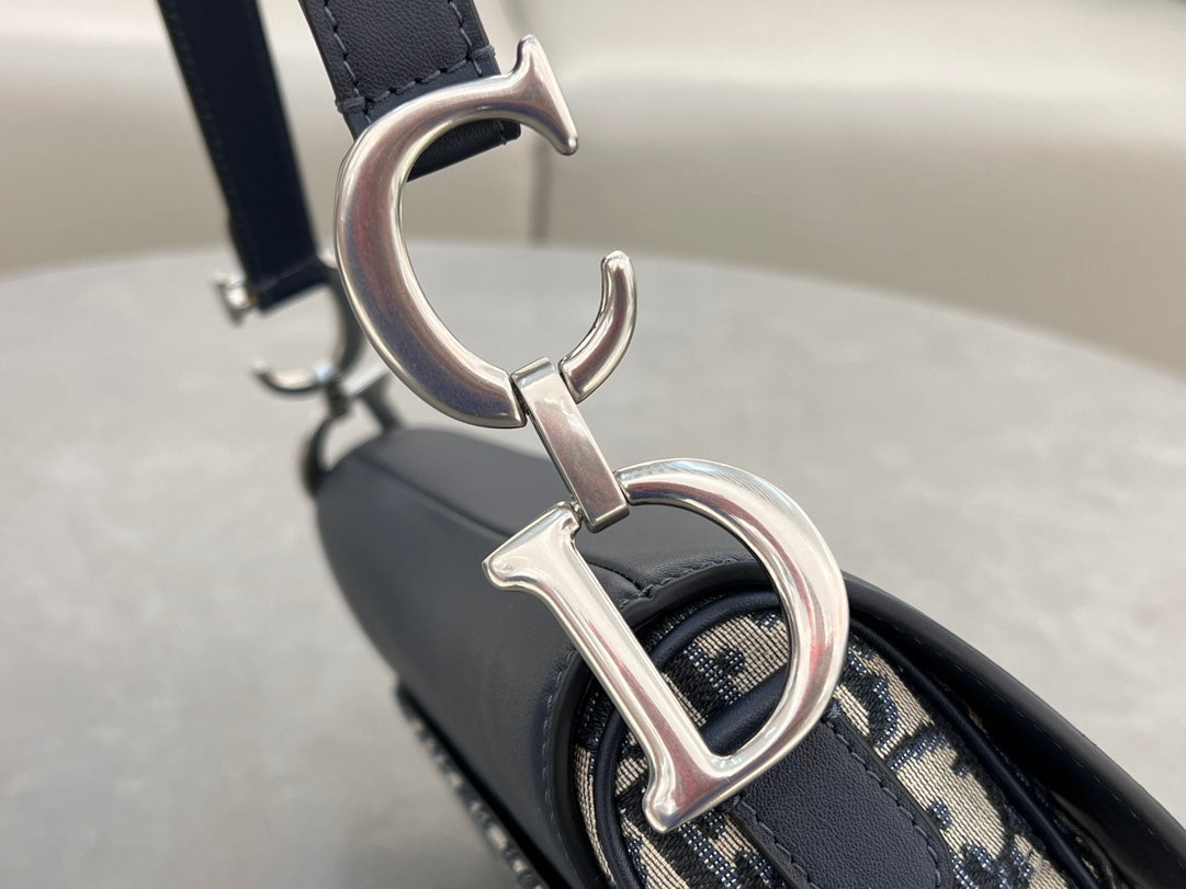 Dior Saddle Bag in Dior Oblique Jacquard