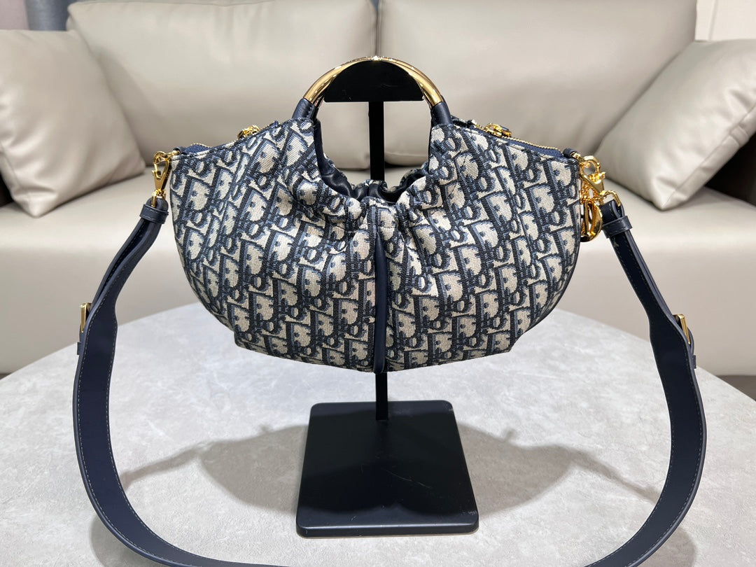 Dior Walk in Dior Bag - Oblique Jacquard