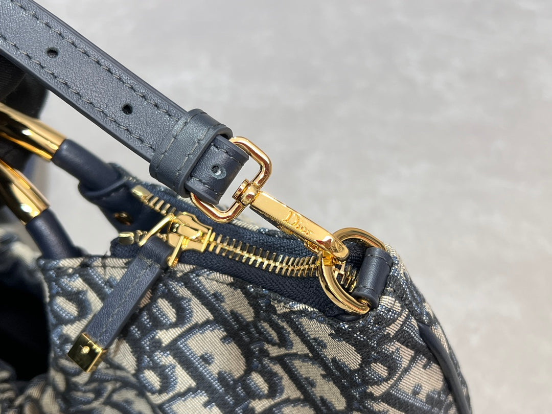 Dior Walk in Dior Bag - Oblique Jacquard
