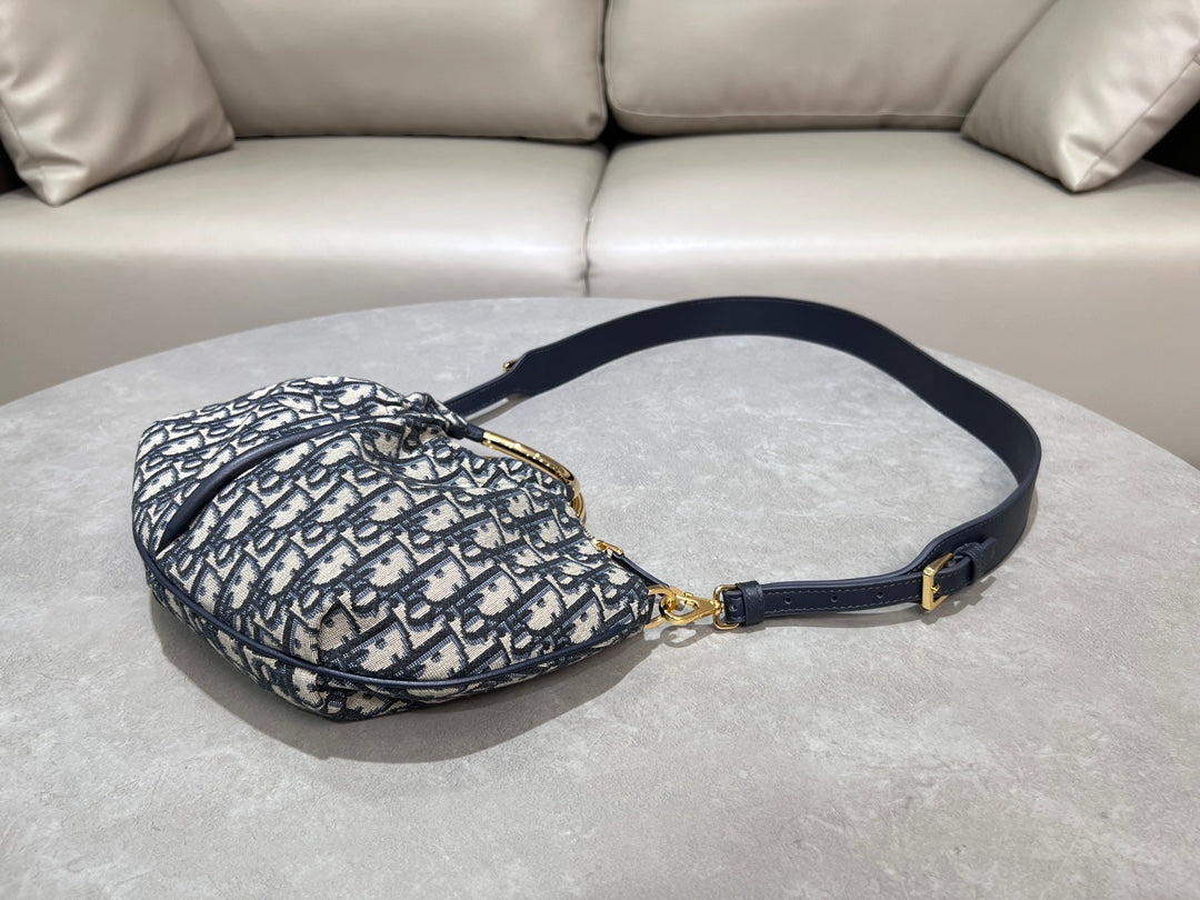Dior Walk in Dior Bag - Oblique Jacquard