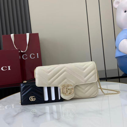 GG Marmont Mini Shoulder Bag