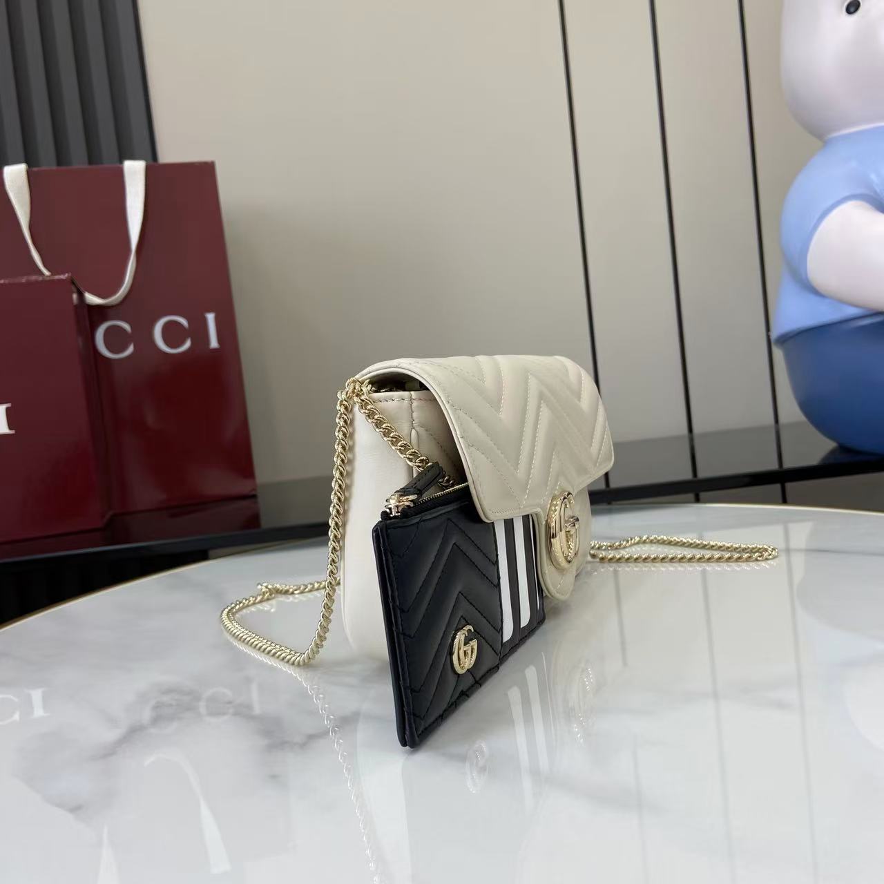 GG Marmont Mini Shoulder Bag