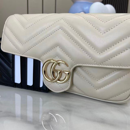 GG Marmont Mini Shoulder Bag