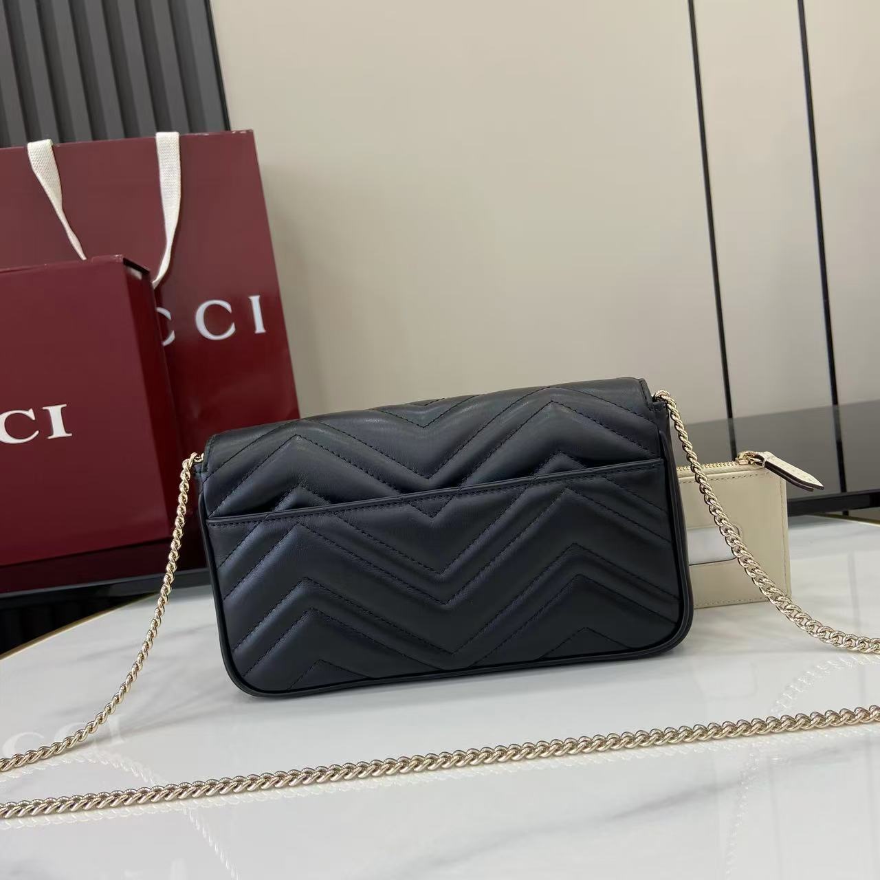 GG Marmont Mini Shoulder Bag