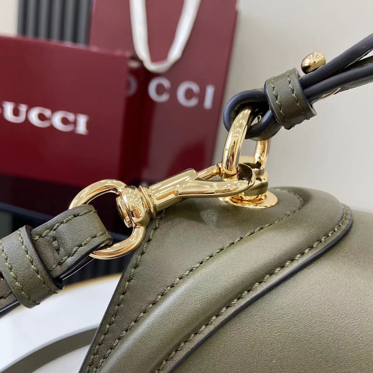 Gucci Blondie Top Handle Bag