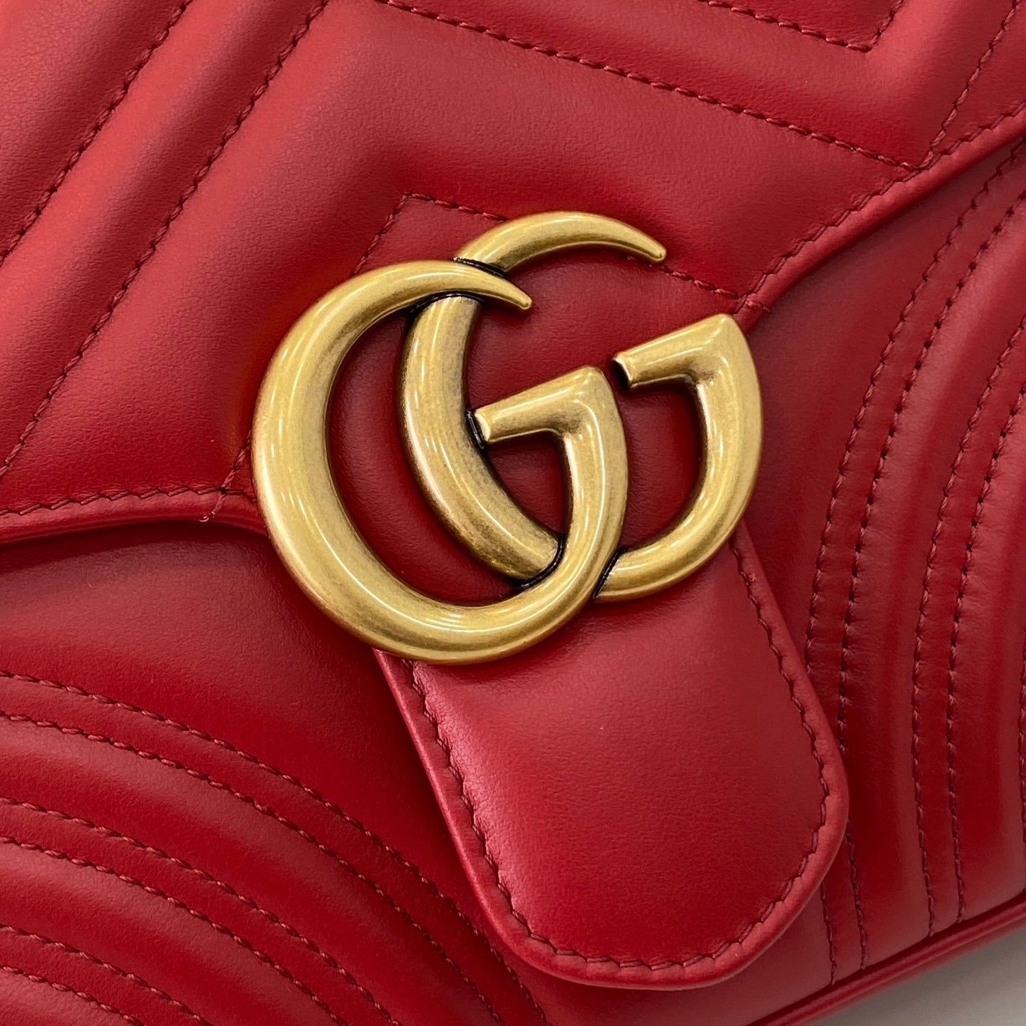 Gucci GG Marmont Medium Top Handle Bag
