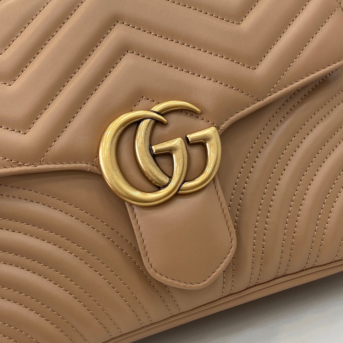 Gucci GG Marmont Medium Top Handle Bag