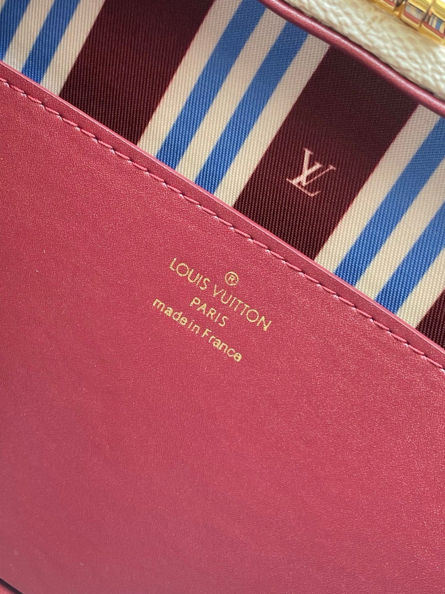 Louis Vuitton Handle Trunk G71