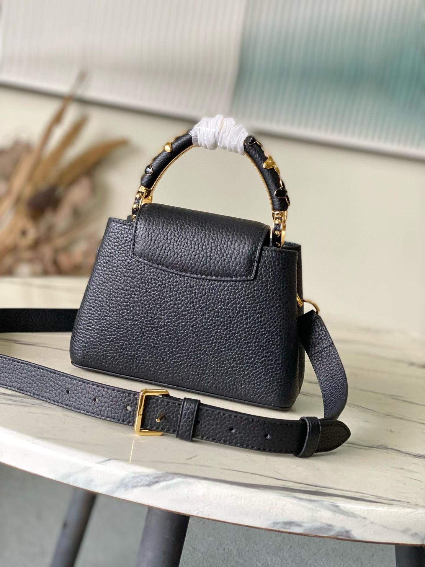 LOUIS VUITTON Capucines Mini – M14976