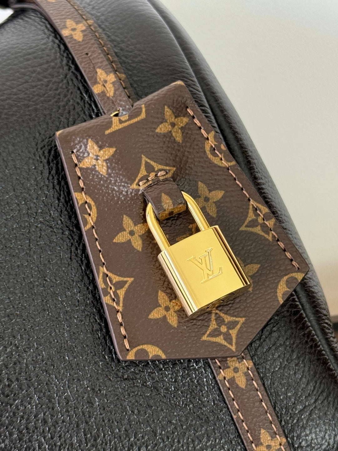 LOUIS VUITTON Express MM