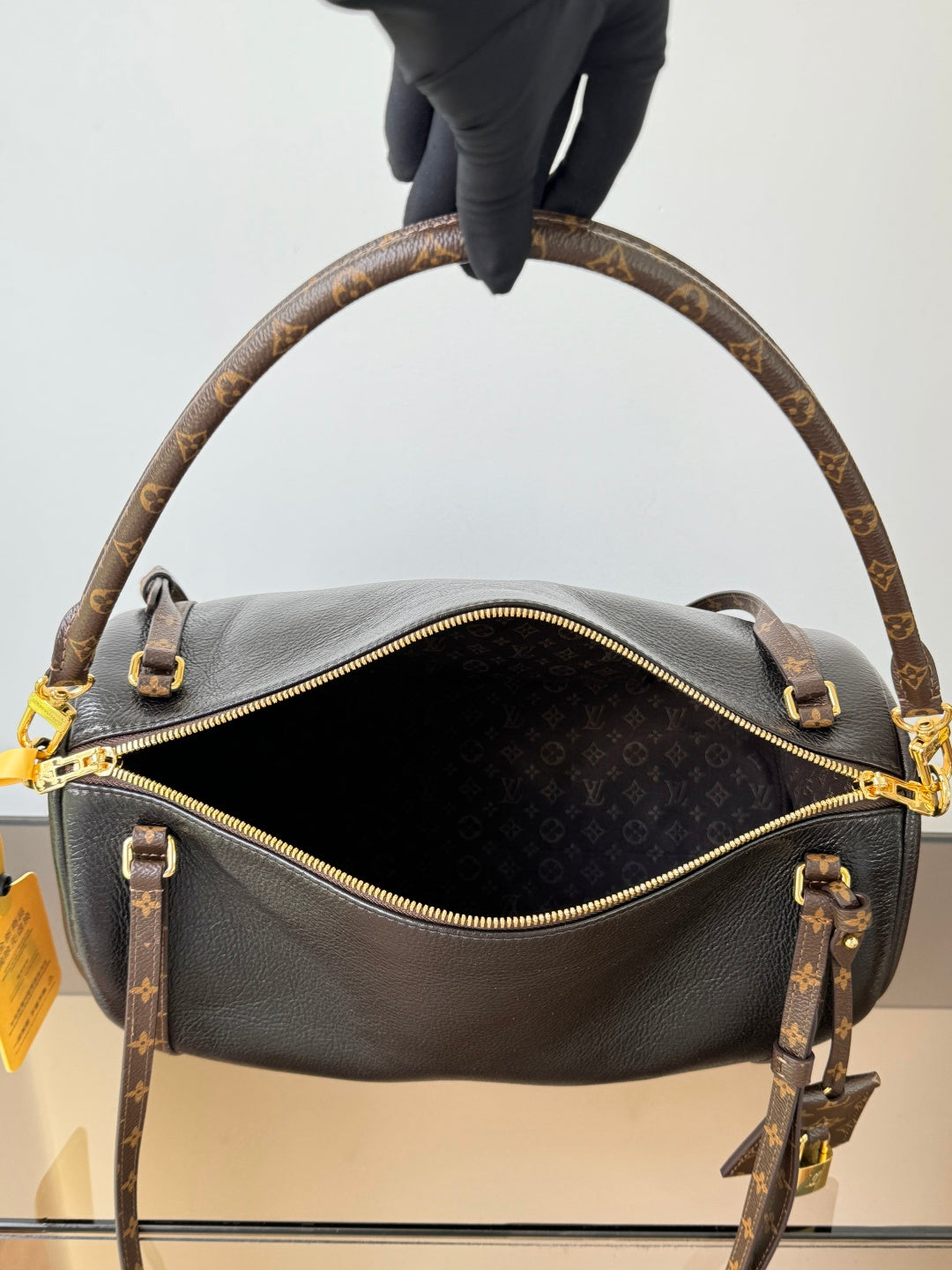 LOUIS VUITTON Express MM
