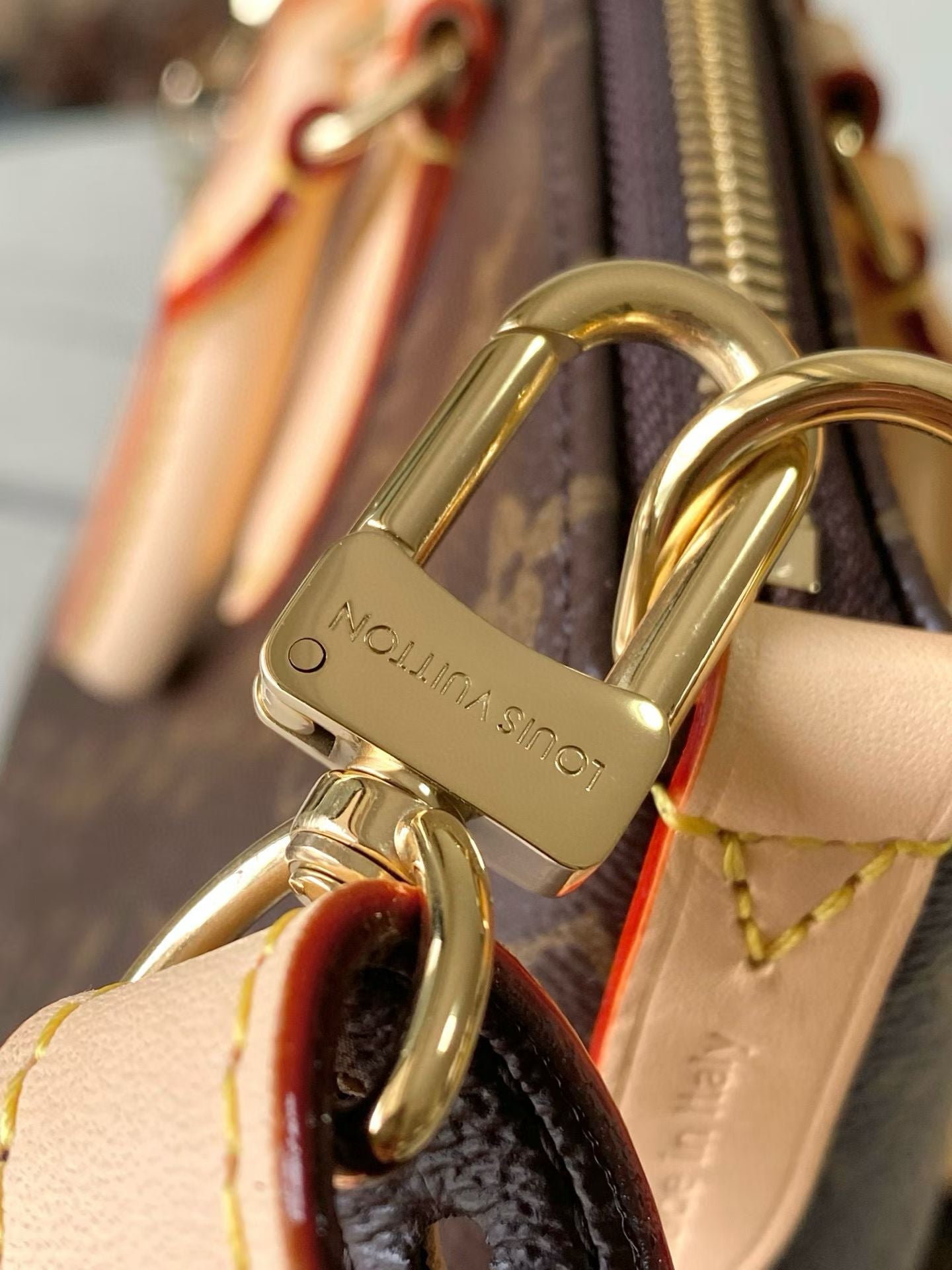 LOUIS VUITTON Neo Lockit PM