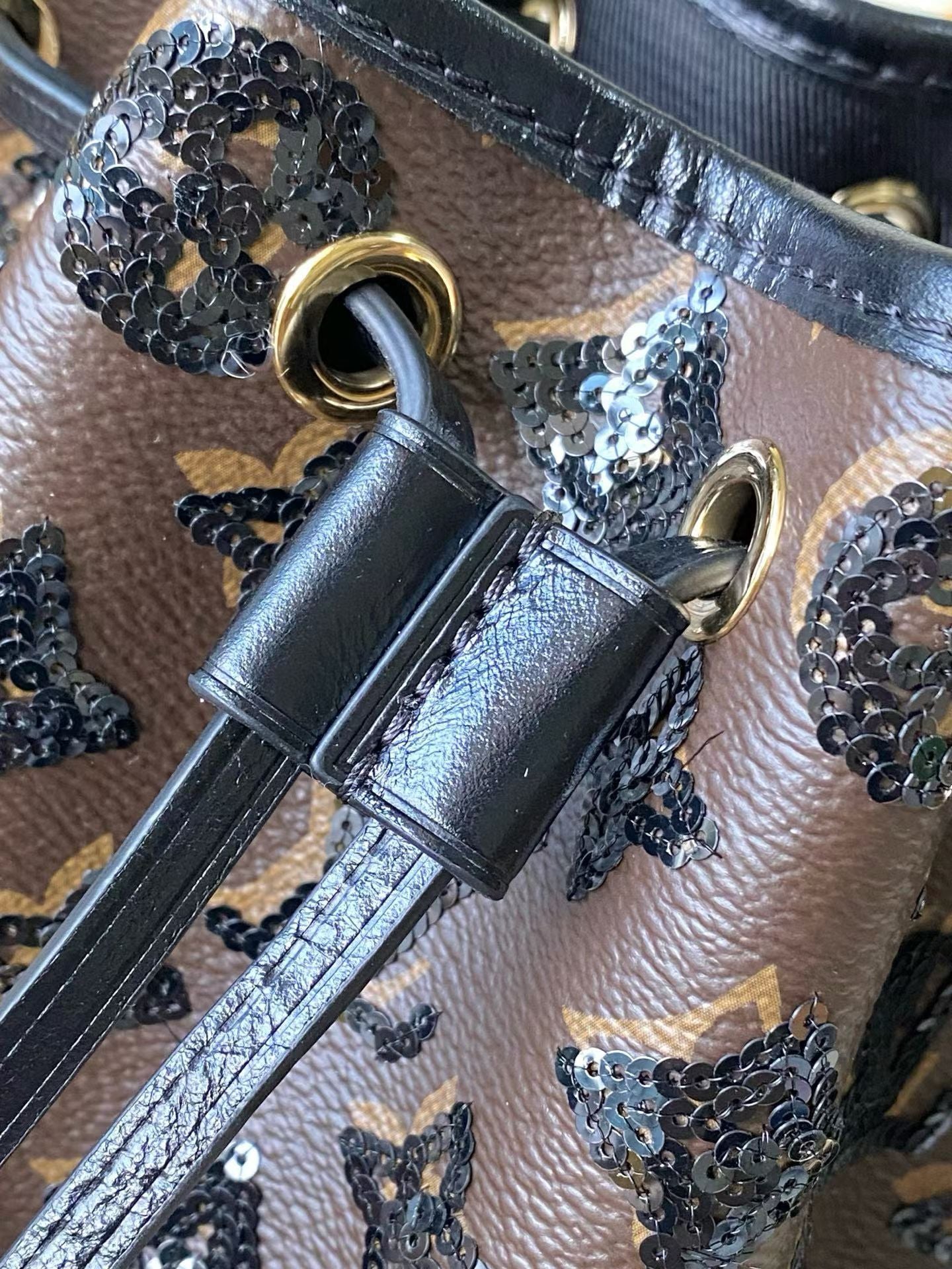 LOUIS VUITTON Noé BB Bucket Bag