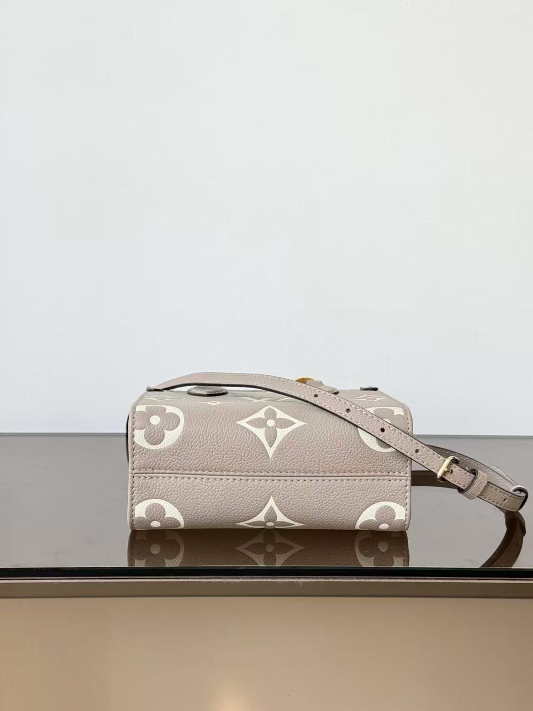 LOUIS VUITTON OnTheGo BB – Monogram Empreinte Bicolor