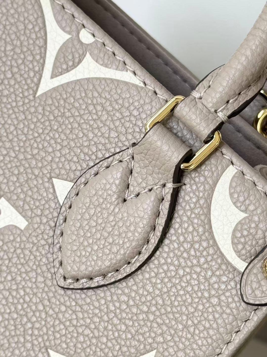 LOUIS VUITTON OnTheGo BB – Monogram Empreinte Bicolor