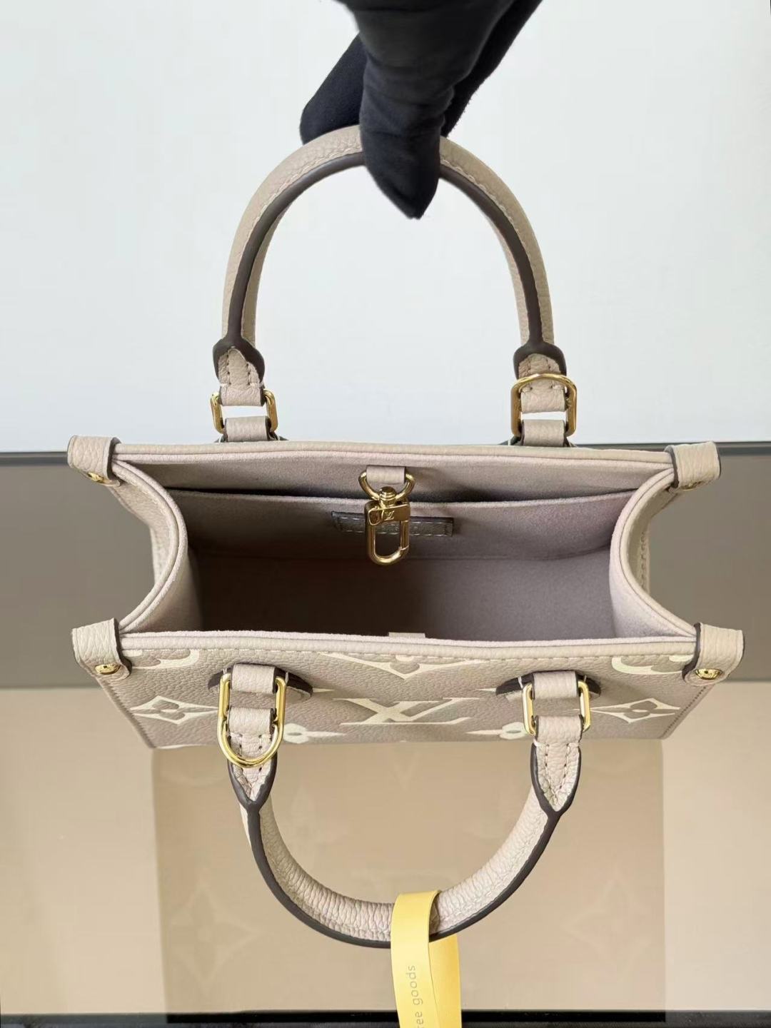 LOUIS VUITTON OnTheGo BB – Monogram Empreinte Bicolor