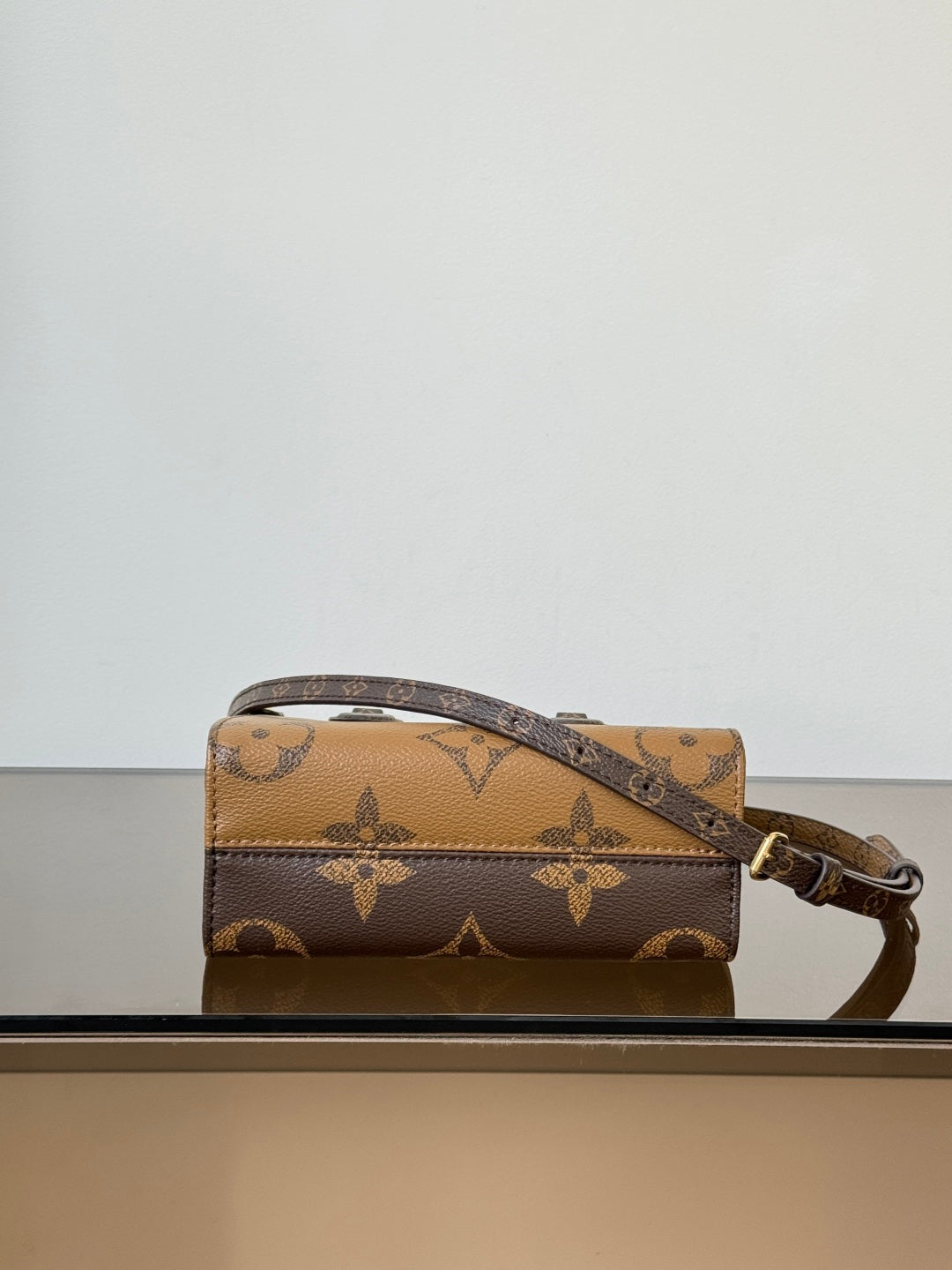 LOUIS VUITTON OnTheGo BB – Monogram Reverse