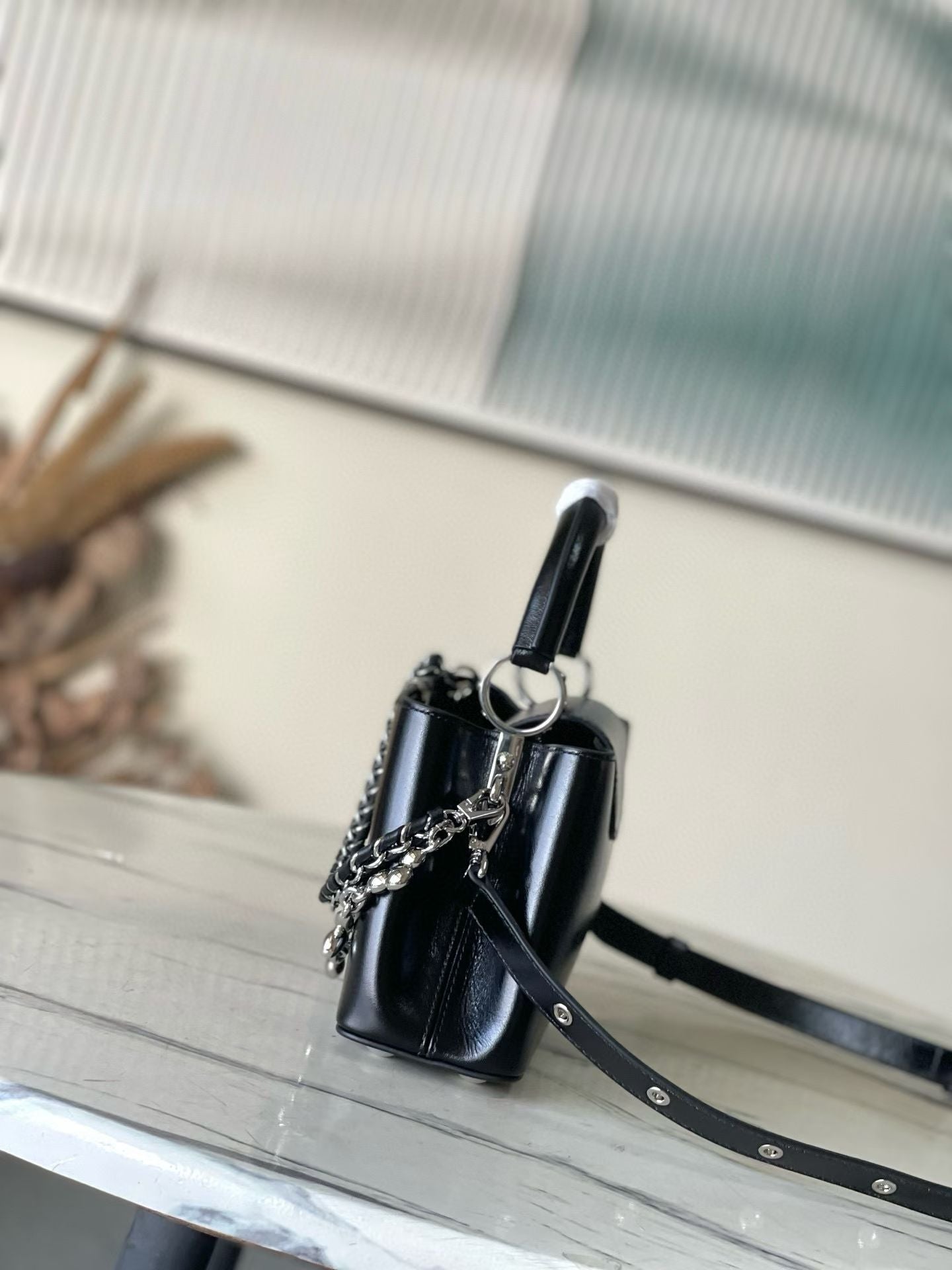 LOUIS VUITTON Capucines East-West – Cowhide Leather