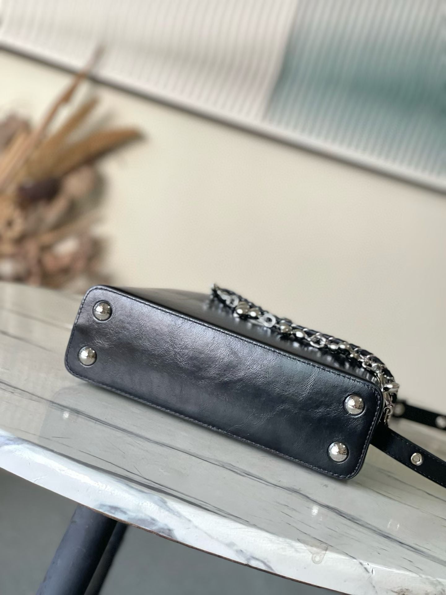 LOUIS VUITTON Capucines East-West – Cowhide Leather