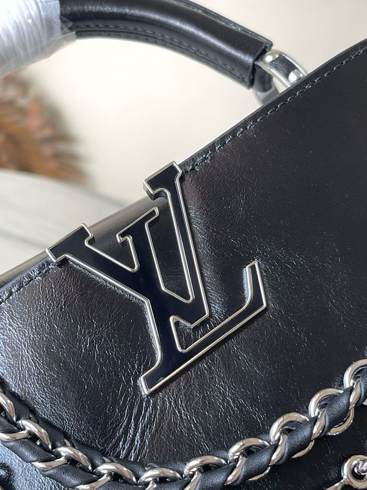 LOUIS VUITTON Capucines East-West – Cowhide Leather