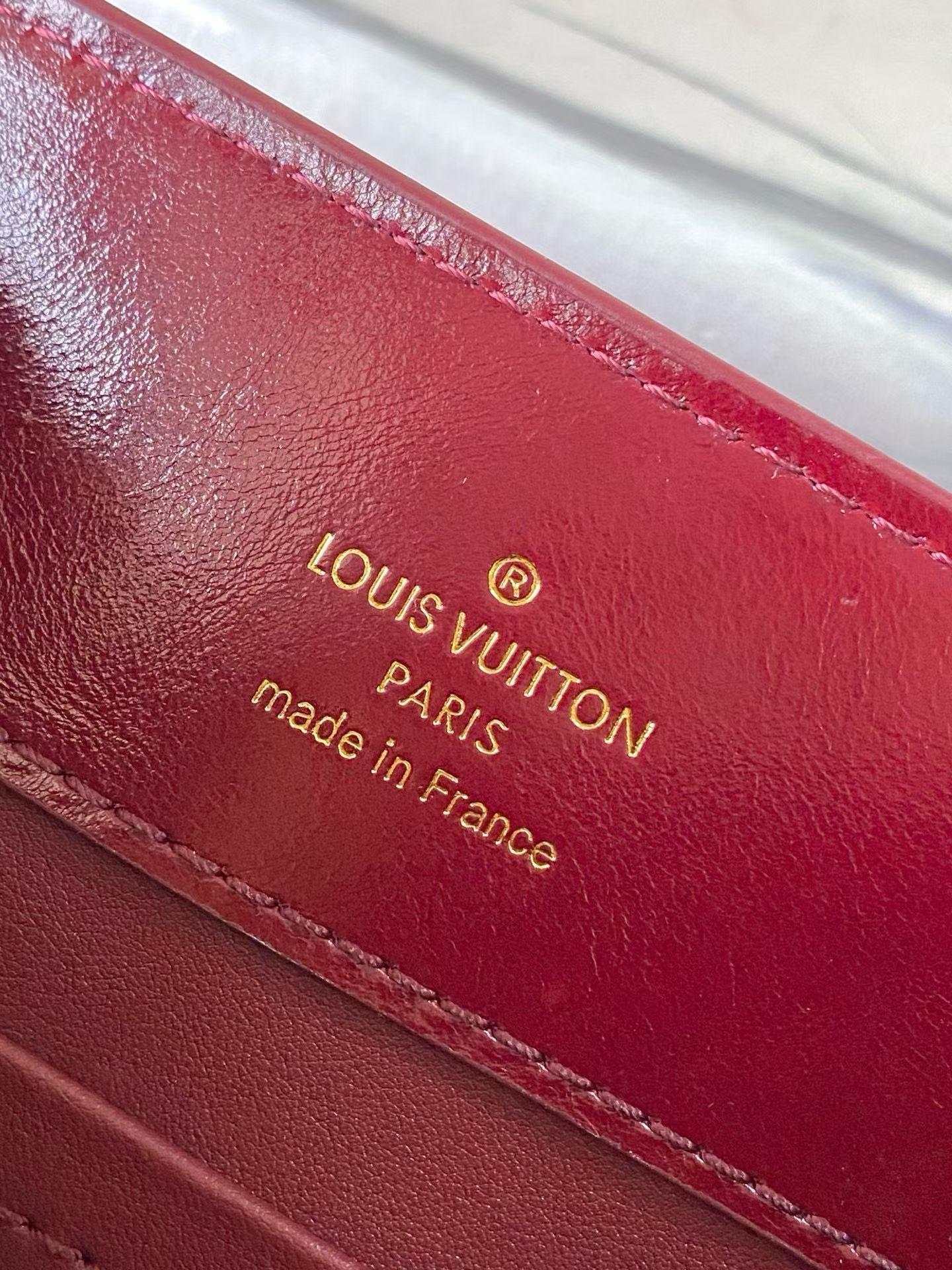 LOUIS VUITTON Capucines East-West – Cowhide Leather